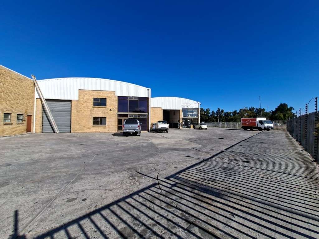 S2822_Yard with parking_from_File_Upload_field.jpg